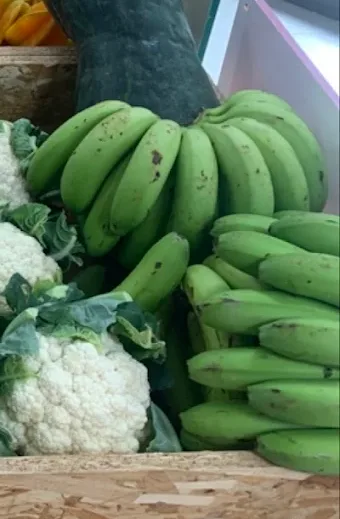 Plátano y fruta tropical